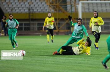سرمربی شهرداری بم: فوتبال زنان نتیجه‌گرا شده است